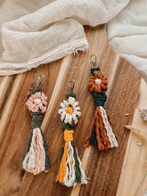 Load image into Gallery viewer, Macrame Keychains