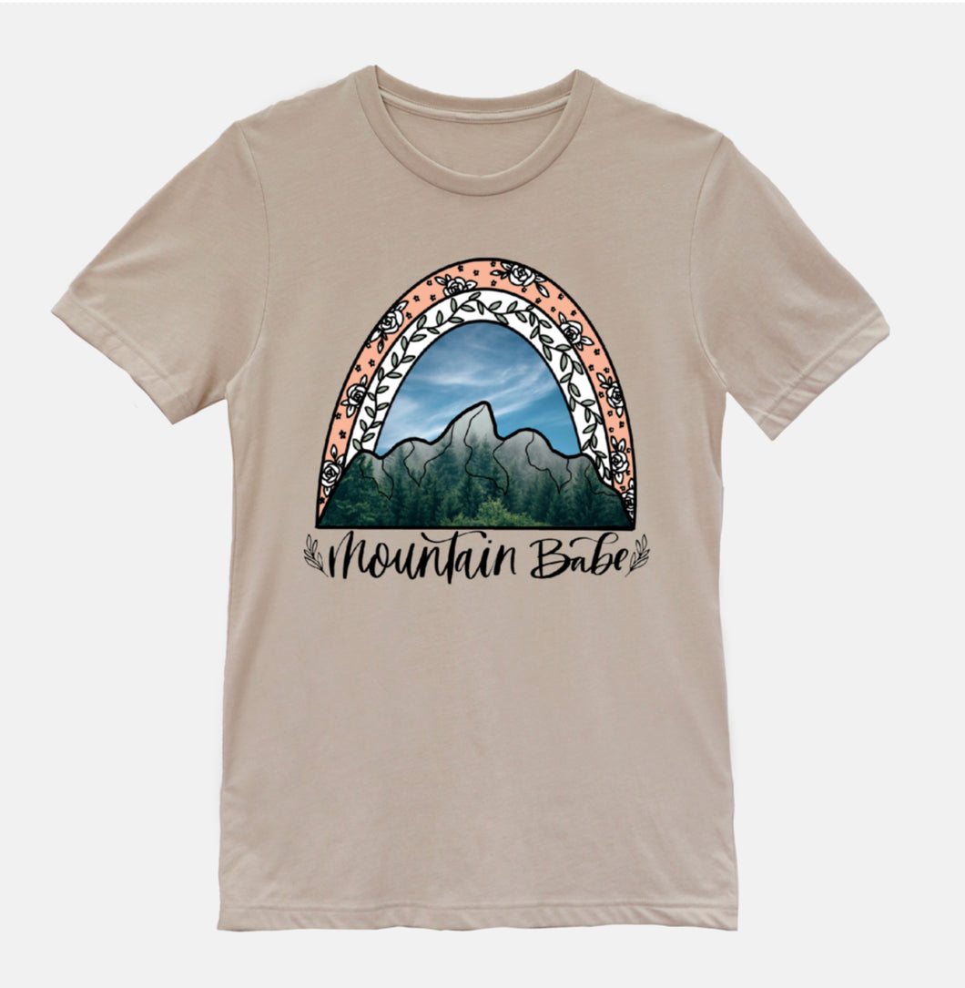 Mountain Babe/love Tee