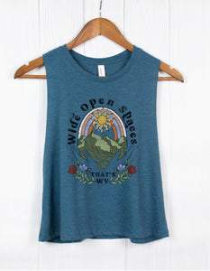 Wide Open Spaces Cropped Tank
